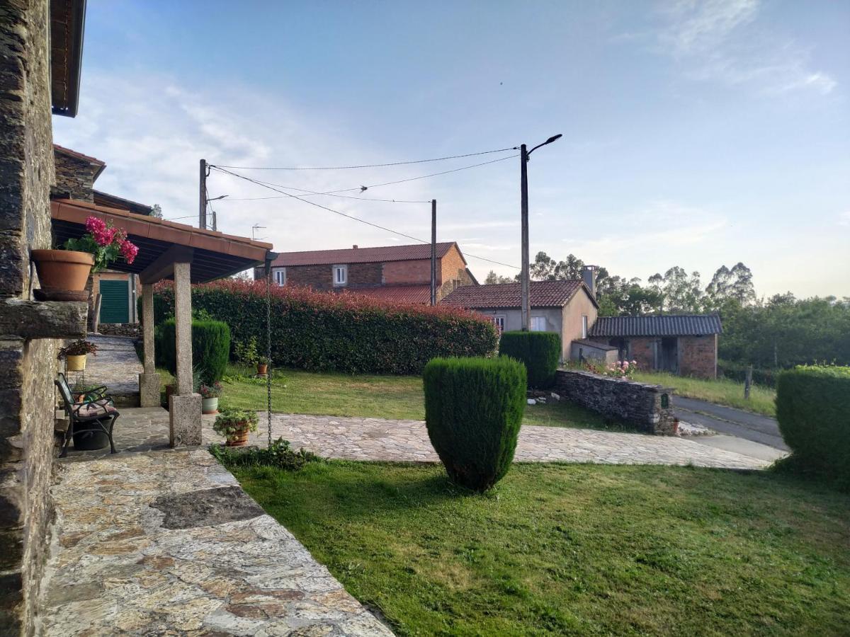 Casa O Castelo En Touro Villa Dış mekan fotoğraf